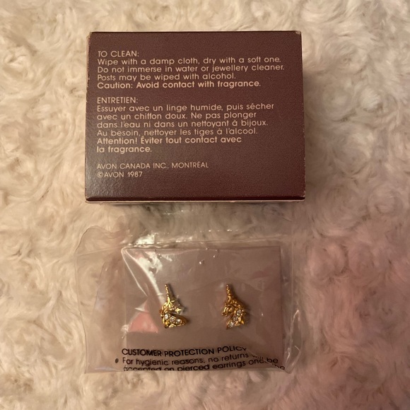 Vintage 1987 Avon Unicorn Sparkle Pierced Earrings Never worn Still in Plastic - Picture 3 of 6